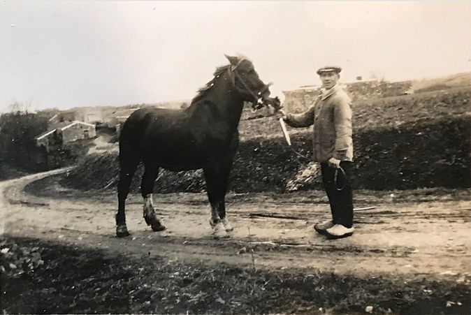 Paul Chevalier enfant à la Bréhardière, son cheval