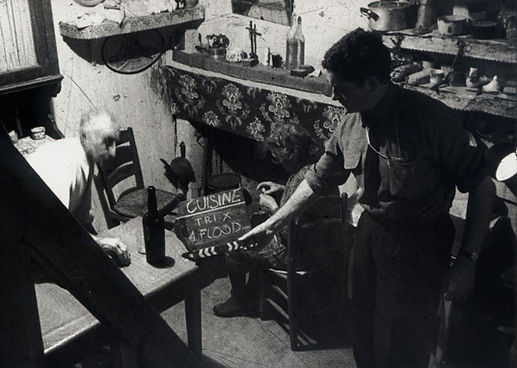 Jacques DEMY, sur le tournage de son court-métrage "Le sabotier du Val de Loire"