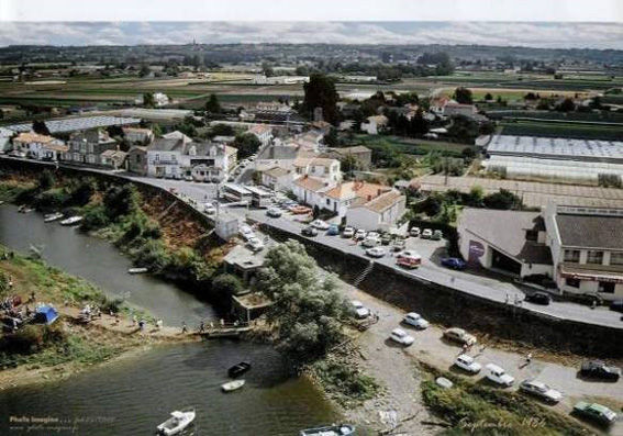 Vue aérienne du port de la Pierre-Percée