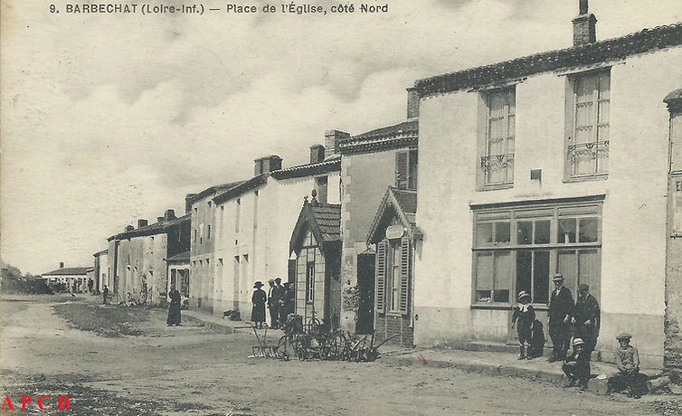 Barbechat place de l'église, coté Nord