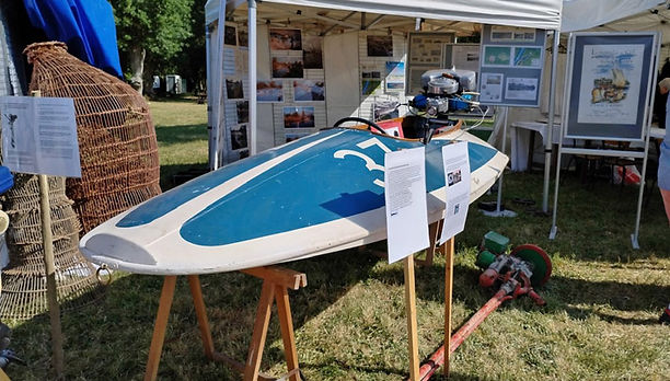 Hors-bord exposé lors de Débord de Loire 2023 à la Pierre Percée