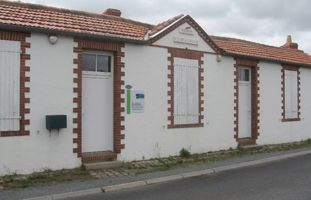 Bâtiment ayant servi d'école à la Pierre percée pendant la guerre