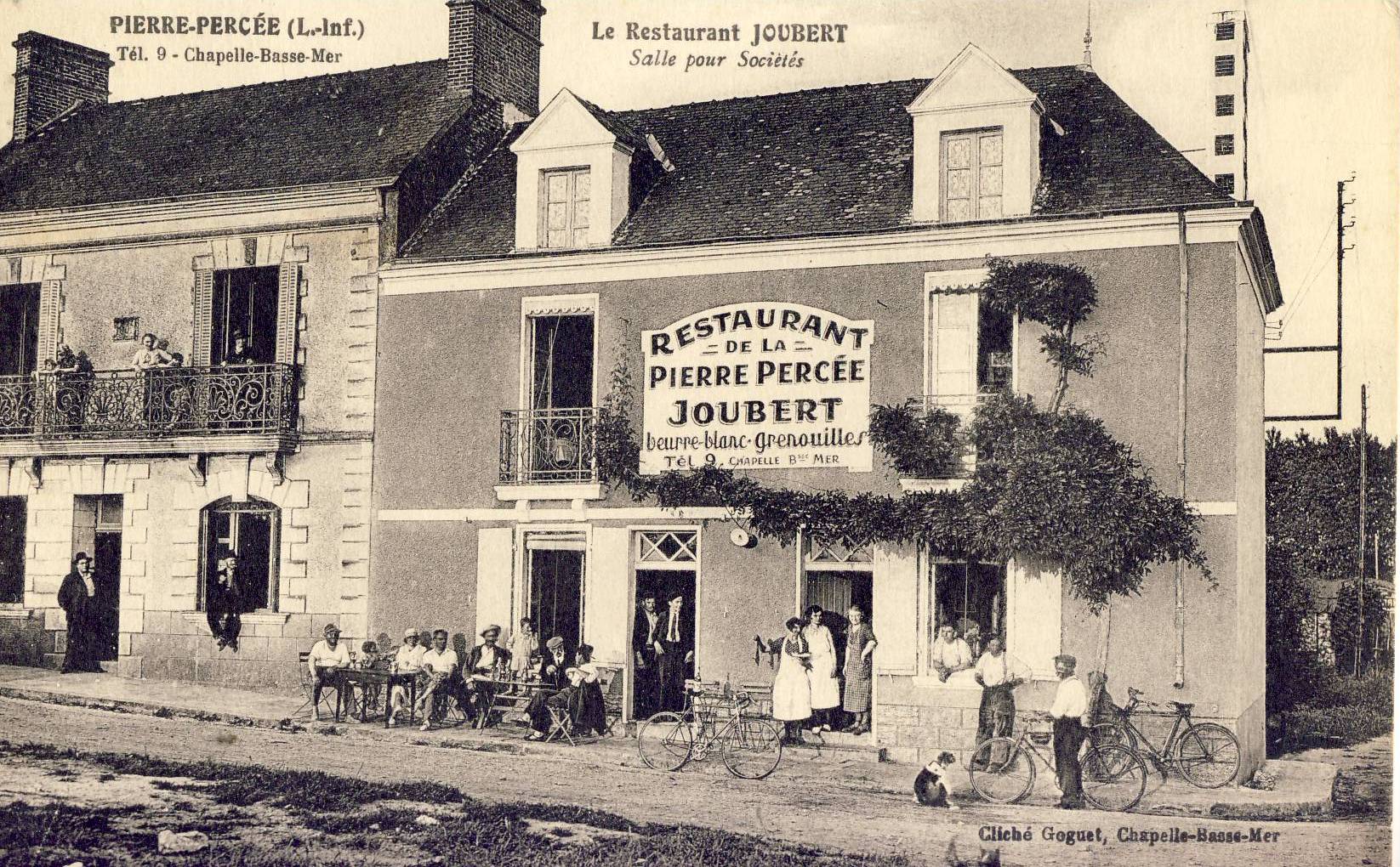 La Pierre Percée, à la Chapelle Basse-Mer