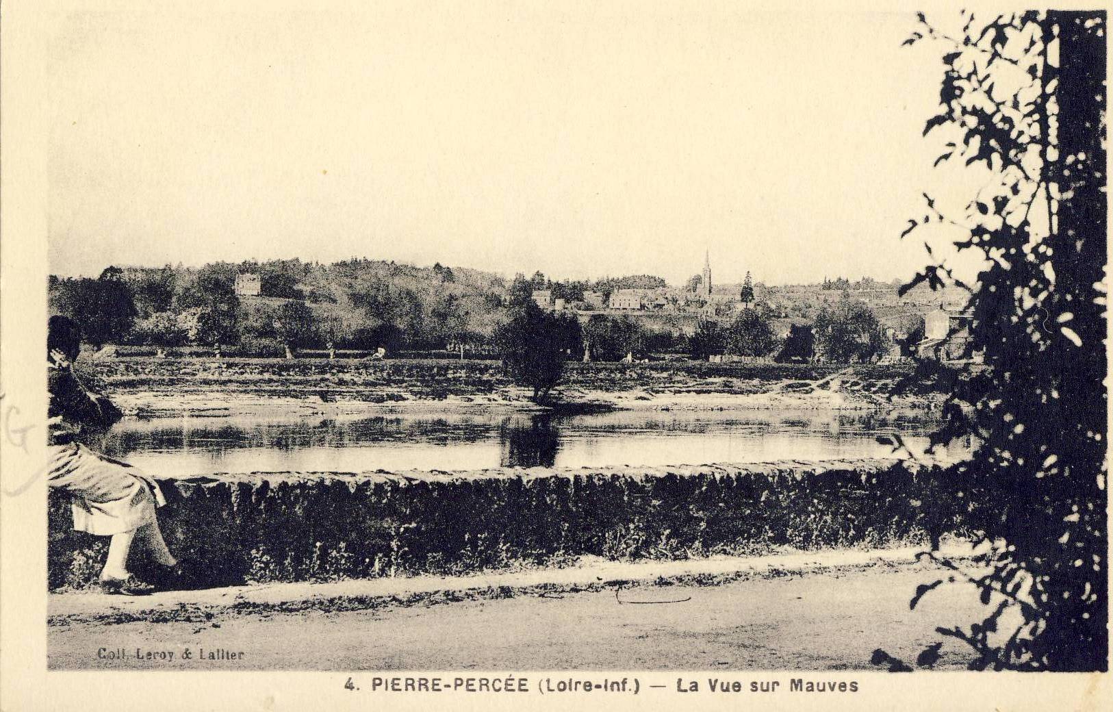 La Pierre Percée, à la Chapelle Basse-Mer