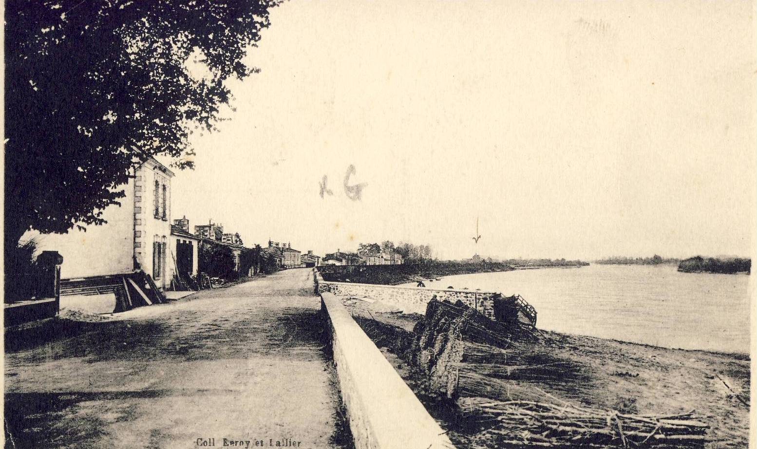 La Pierre Percée, à la Chapelle Basse-Mer