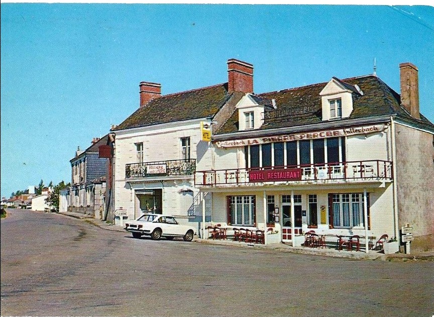 La Pierre Percée, à la Chapelle Basse-Mer