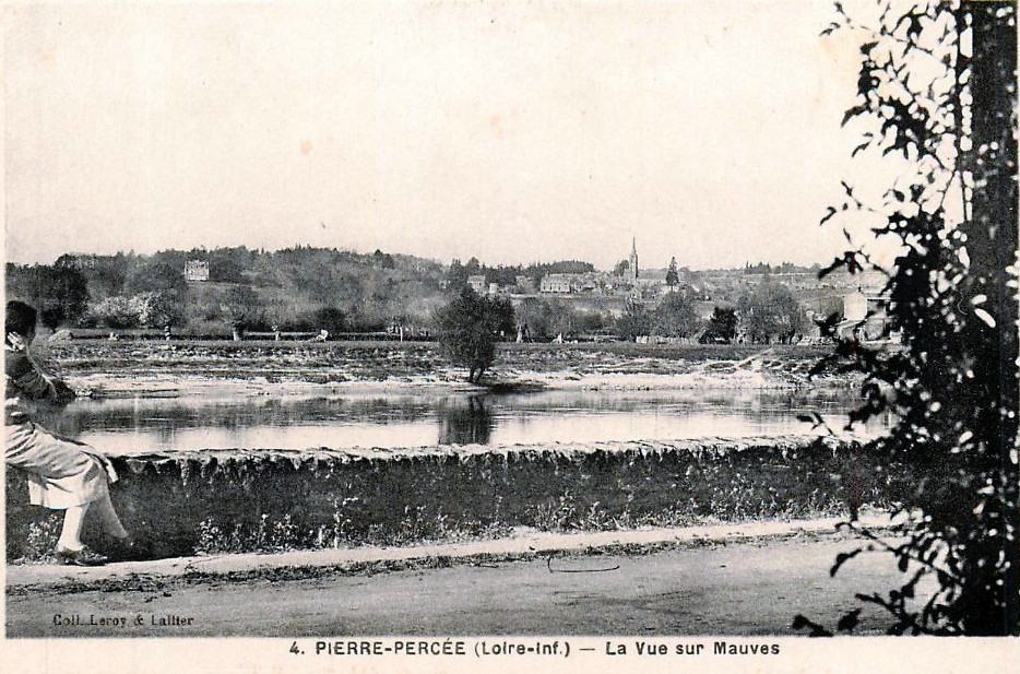La Pierre Percée, à la Chapelle Basse-Mer