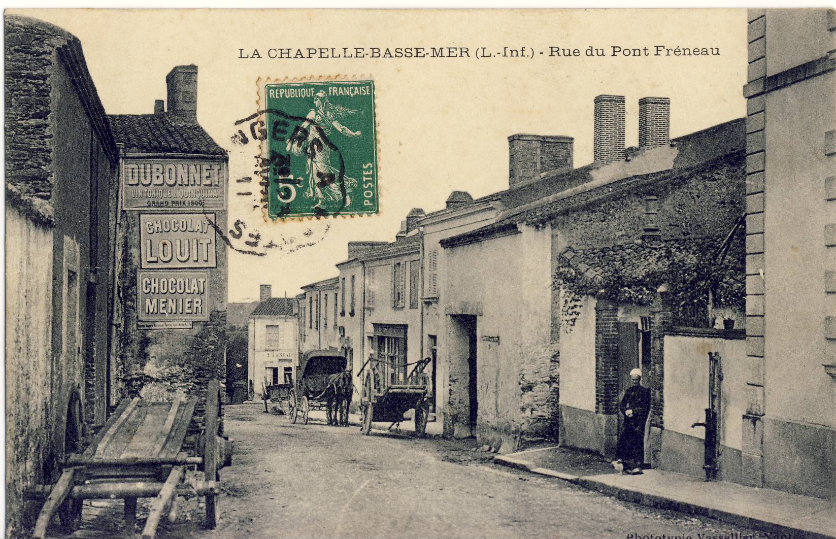 La rue du pont Fresneau