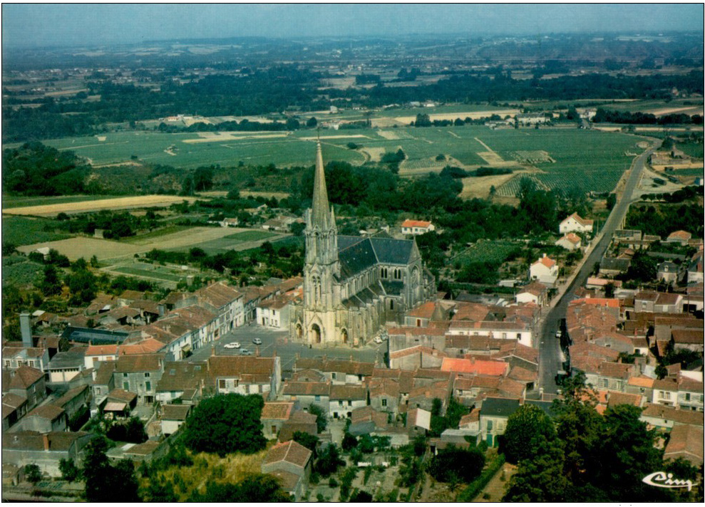 Le centre bourg vu d'avion